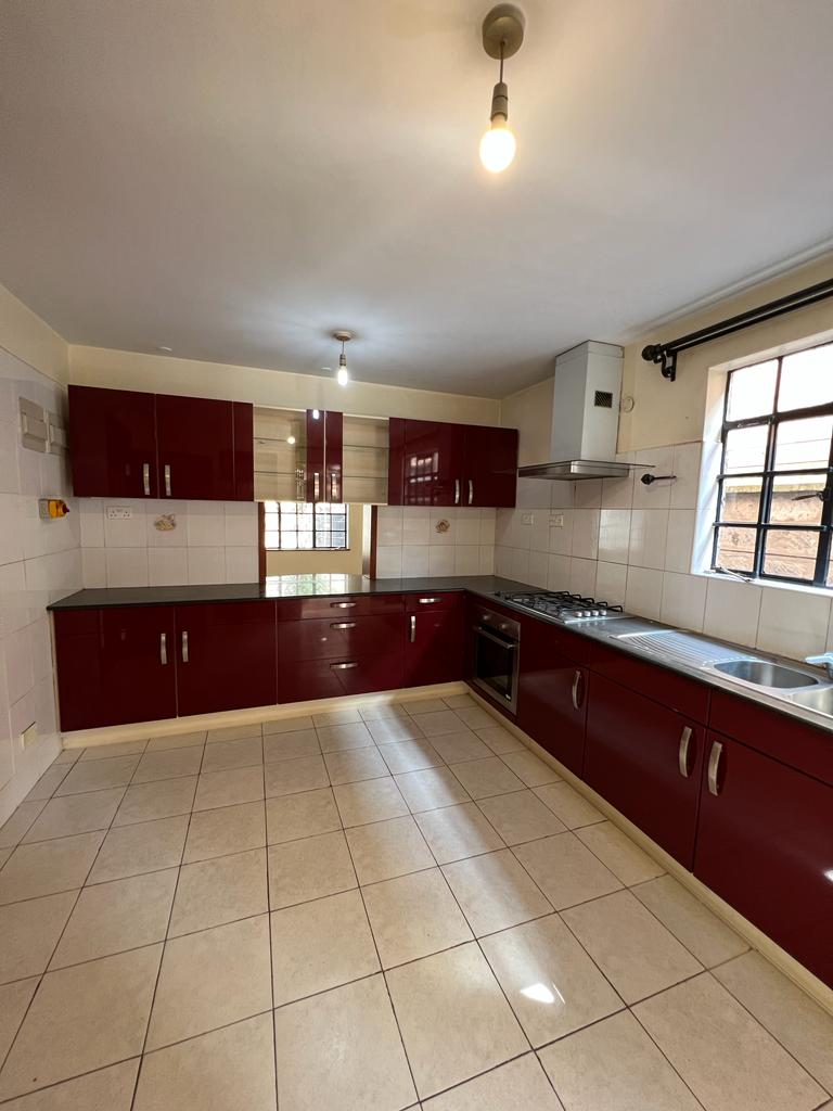 4 bedroom townhouse for sale in Lavington, Nairobi. Dsq available. In a gated community. Has back yard garden. Sale kshs 45Million Musilli Homes