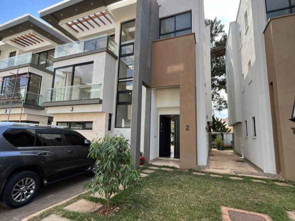 4 bedroom townhouse for sale in Lavington, Nairobi. In a gated community, dsq available, all bedroom en suite. Sale at 66Million musili homes