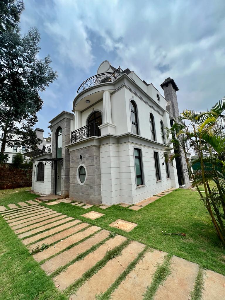 Magnificent 5 bedrooms with sq villas for sale in the leafy suburbs of lavington. Sitting on half an acre. Sale from kshs 150 Million Musilli Homes