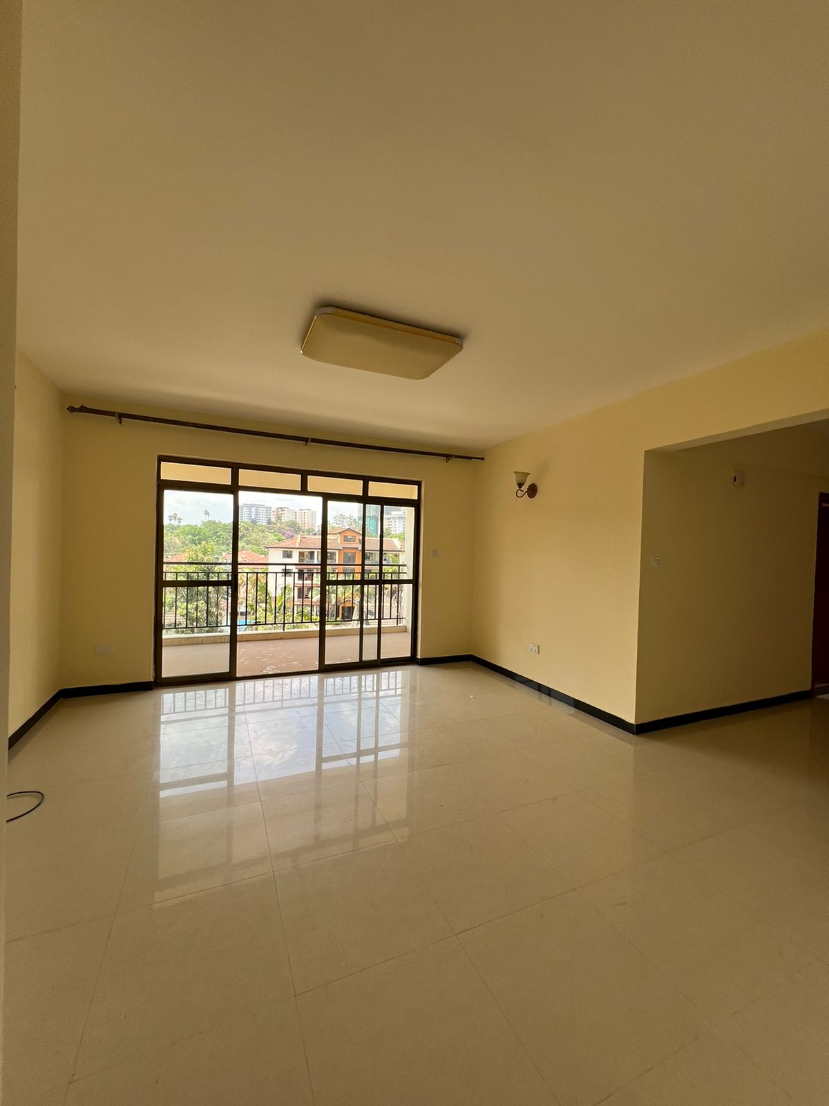2 bedroom apartment for rent located in the heart of kileleshwa -All bedroom en suite -open plan kitchen -spacious sitting area -ample car parking...