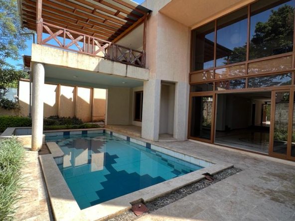 Luxury living in a 5 Bedroom Villa with a private swimming pool, DSQ and 2 parking spaces. Rent per month: 380,000