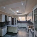 3 Bedroom Apartment to let all ensuite in Riverside. Has a detached DSQ and a closed kitchen set up. Asking price: 170k