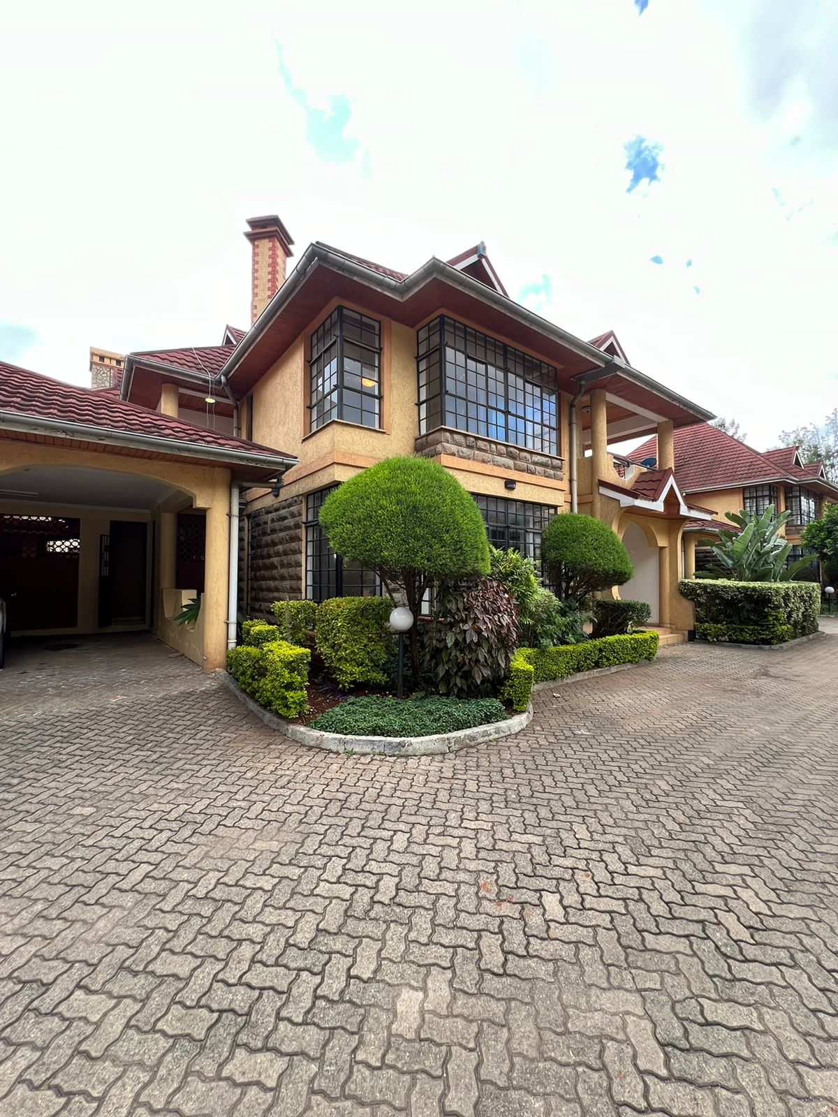 5-Bedroom Townhouse plus DSQ For Sale in Lavington. Has all bedroom En suite and a DSQ. Asking Price: 65M. Musilli Homes