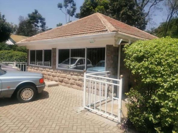 4 Bedroom Bungalow For sale in Muthaiga. Located in old Kiambu road and a 1 Acre Land. Asking Price: Kshs 250M. Musilli Homes.