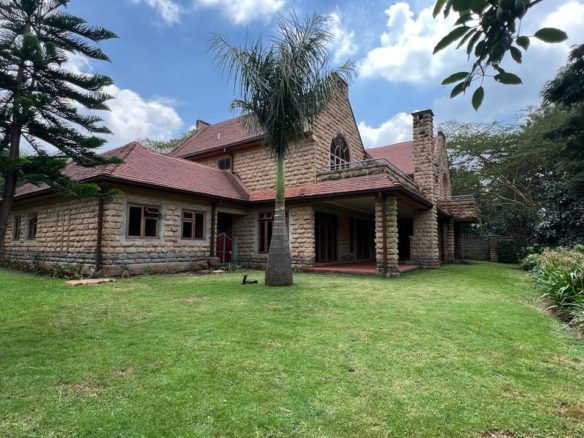 Spacious 5 Bedroom Mansion for Sale with Spacious kitchen fitted with hood, cooker, oven and swimming pool. Asking Price: 105 M