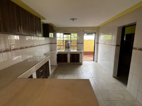 Spacious 3 Bedroom Townhouse with DSQ For Sale. Has a master en suite, in Gated community, and Ready title deed. Asking Price: 8.5M. Musilli Homes