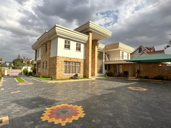 Modern 5 Bedroom Mansion For Sale in Kiambu Road. In gated Community, well manicured garden and cabro paved Parking. Asking Price: 85 M.