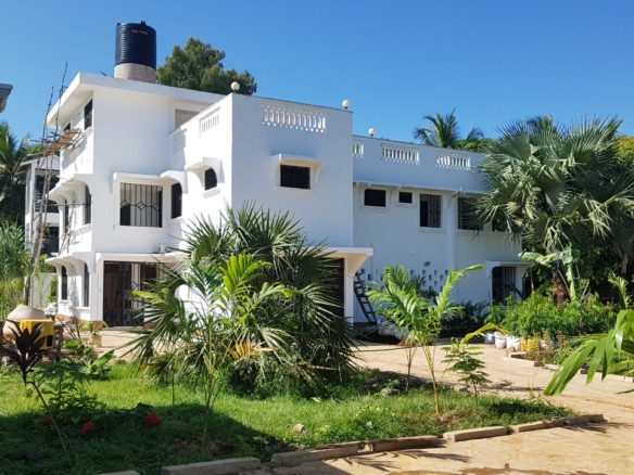 5 Bedroom Maisonette For Sale in Galu, Kwale county. With swimming pool, parameter wall, servant quarter and a garden. Aking Price: 60 M. Musilli Homes