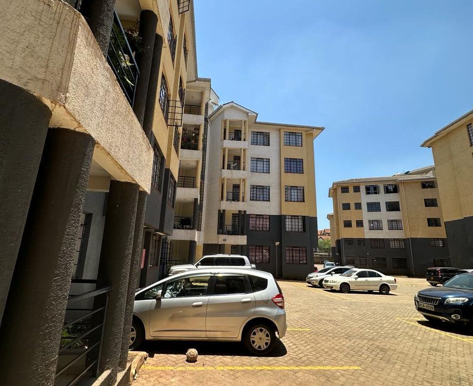 Spacious 5 Bedroom Plus DSQ Apartment to let in Kileleshwa. With a swimming pool, playing area,Backup generator and Gym. Rent Price. 350K. Musilli Homes.