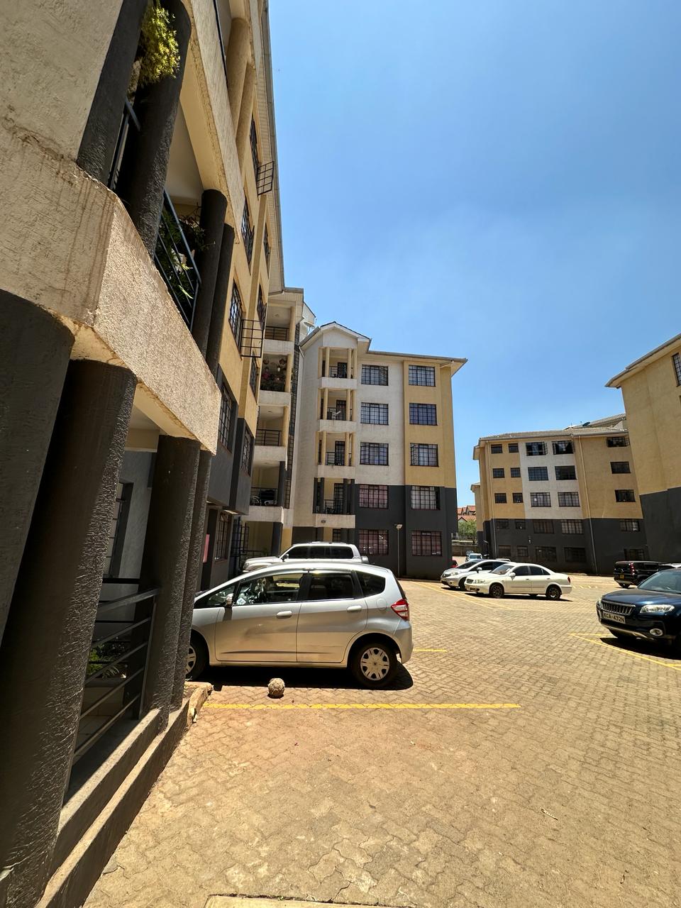 Spacious 5 Bedroom Plus DSQ Apartment to let in Kileleshwa. With a swimming pool, playing area,Backup generator and Gym. Rent Price. 350K. Musilli Homes.
