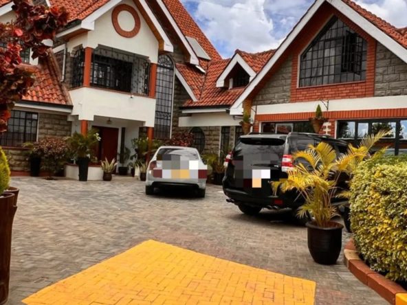Spacious 6 Bedroom Townhouse For Sale. With a Spacious lounge area, Waiting room, office, and Dsq( 2 rooms). Asking Price. 28 M. Musilli Homes.