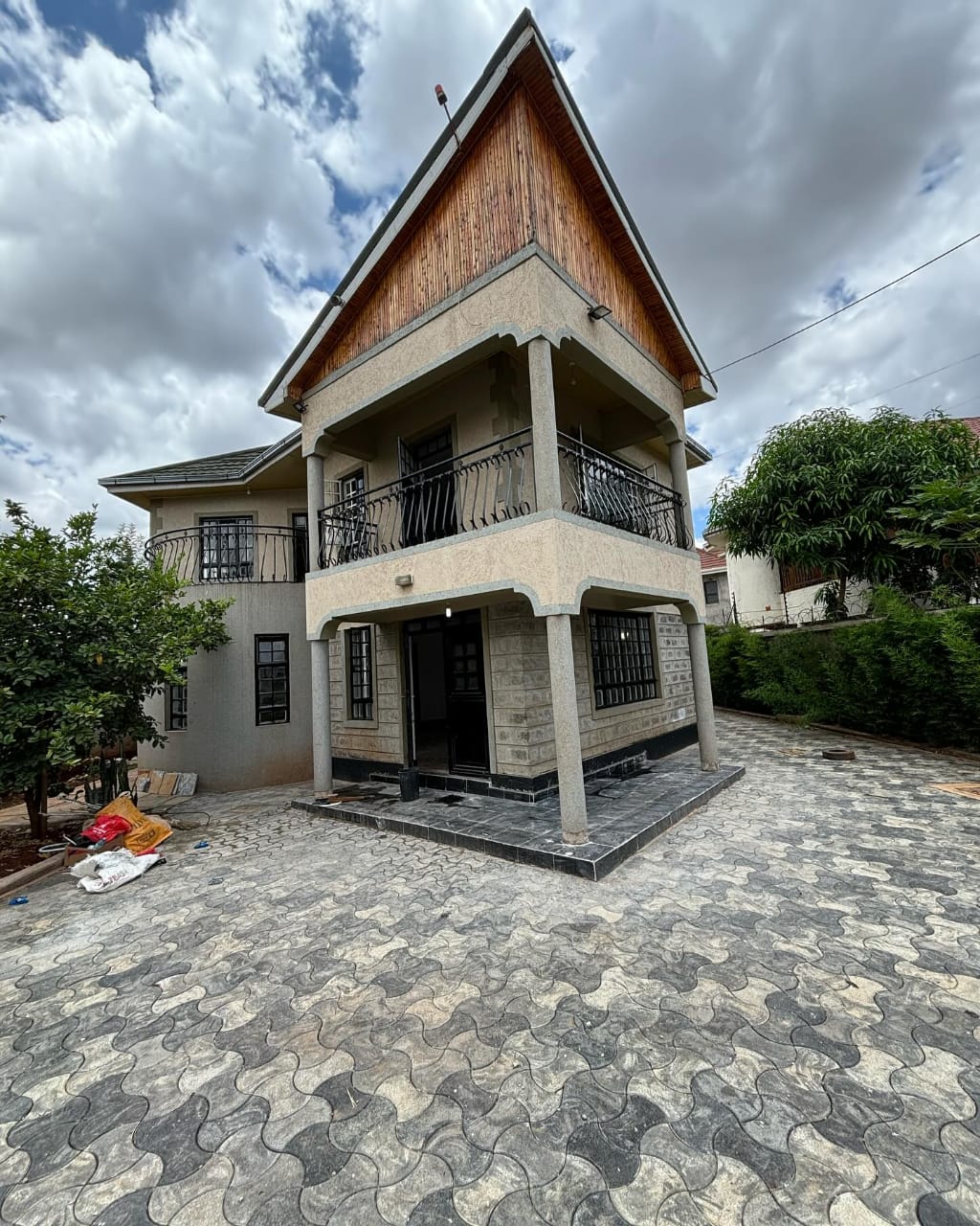 Spacious 4 Bedroom Townhouse For Sale with 4 parking spaces, 2 Bedroom en suite, and a garden. Asking Price: 16M. Rent: 75K. Musilli Homes.