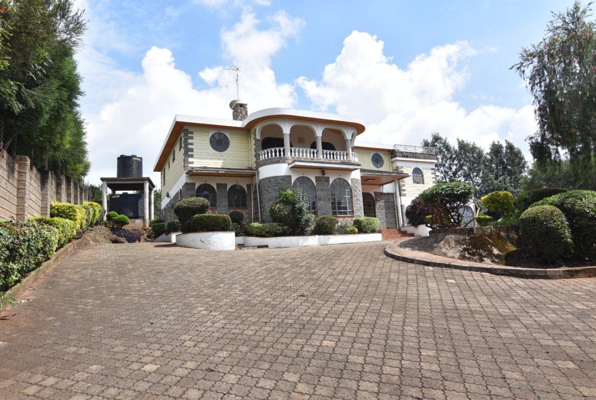 Spacious 7 Bedroom Mansion To Let in Ngong. Has a laundry area, store, cloakroom, DSQ, store, and gate house. Asking Price: 95 M. Musilli Homes.