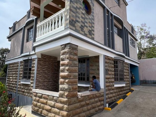 Spacious 4 Bedroom Maisonette with DSQ For Sale. Lounge, decorative gypsum, Modern finishes,30,000-litre water tank. Asking Price. 22M. Musilli Homes.