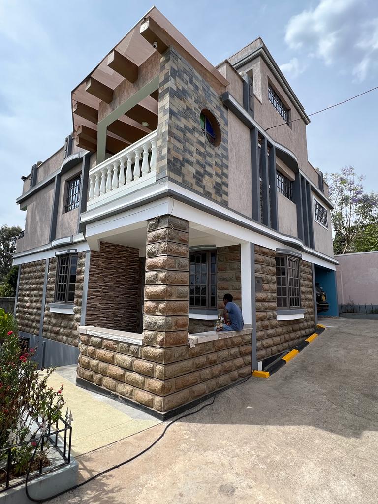Spacious 4 Bedroom Maisonette with DSQ For Sale. Lounge, decorative gypsum, Modern finishes,30,000-litre water tank. Asking Price. 22M. Musilli Homes.