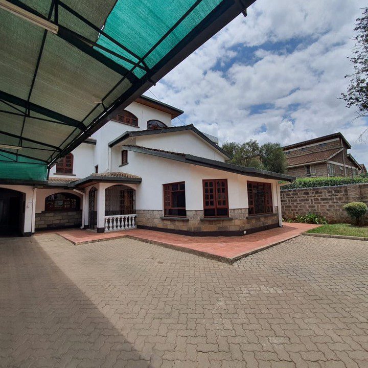 Spacious 5 Bedroom Townhouse To let in Kilimani, suitable for offices with 5 bedroom all ensuite. Asking Price: 320k. Musilli Homes.