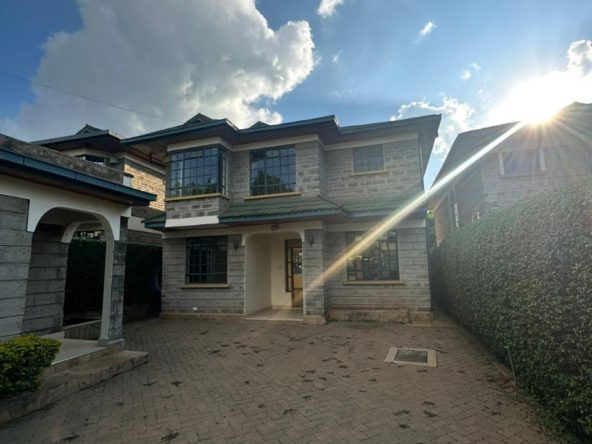 Spacious 4 Bedroom Townhouse For Sale in Muthaiga North. Has spacious bedrooms, ready documents, and parking for 4 cars. Asking Price: 32M. Musilli Homes.