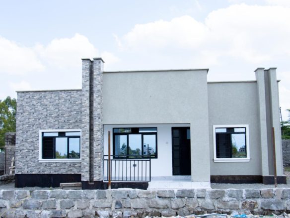 Spacious 3 Bedroom House For Sale in Kitengela with an open plan kitchen, borehole and a solar system. Asking price: From 7M. Musilli Homes.