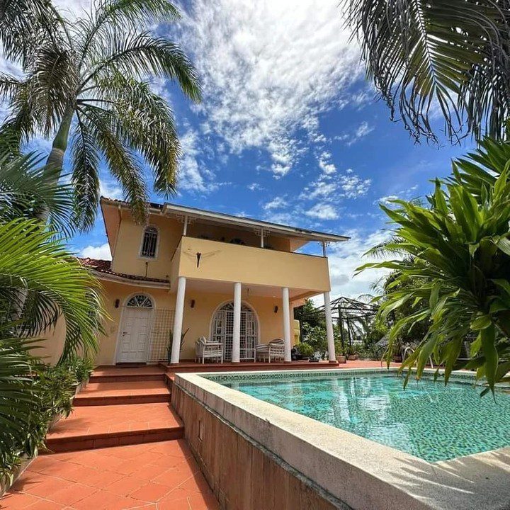 Modern 3 Bedroom Villa for Sale. Has a private compound, swimming pool, fully furnished, and 3 minute walk to the beach. Asking price: Ksh 50M.Musillihomes.