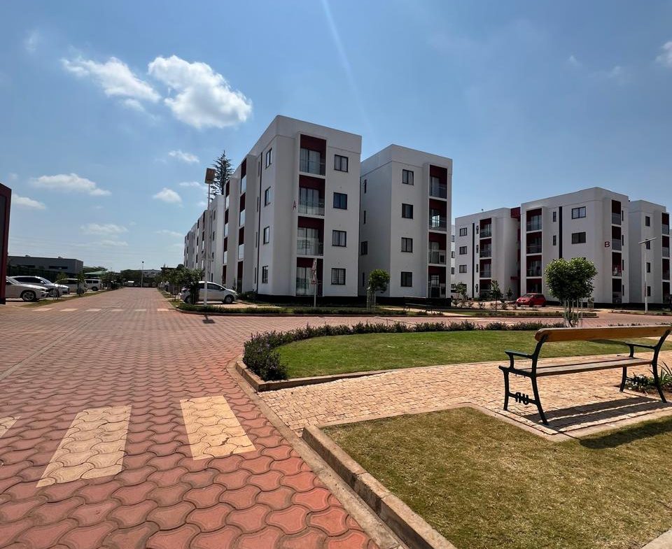 Modern 2 Bedroom Apartment For Sale in Tatu City. Has swimming pool, gym, kids playing areas and a garden. Asking price: USD 77750. Musilli Homes