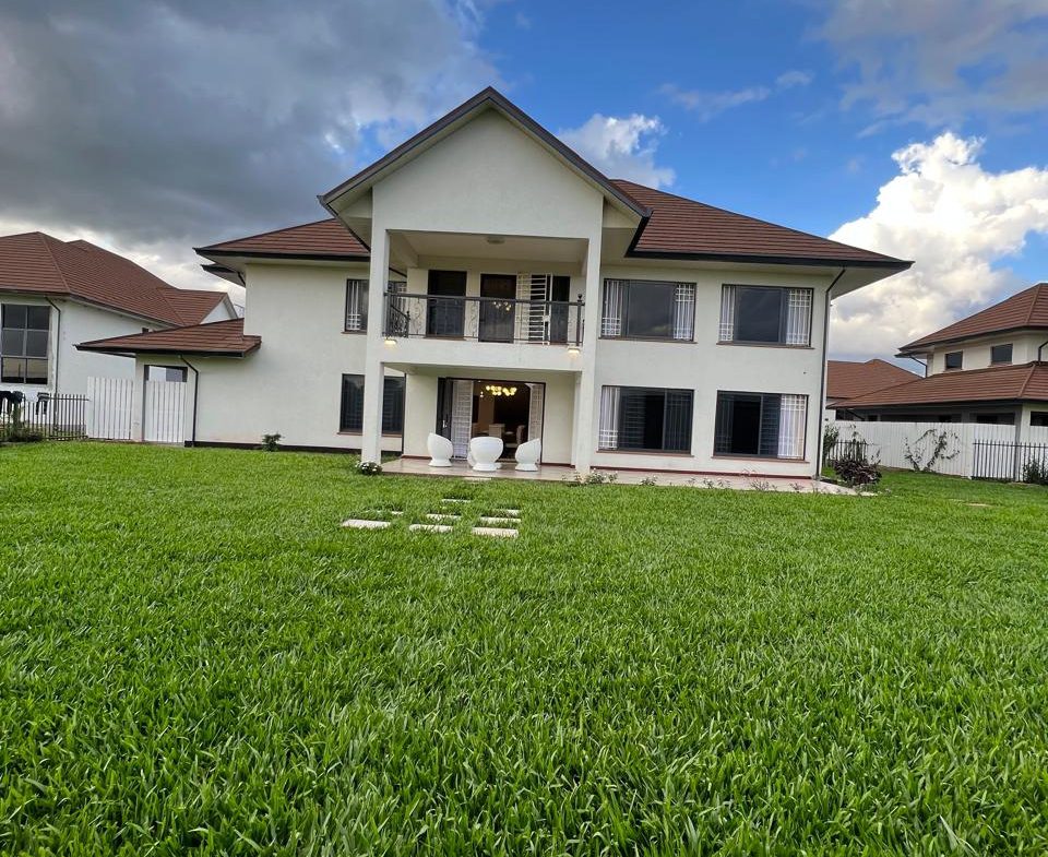 Modern 4 Bedroom Villa For Sale in Runda. In a gated community, has all bedroom ensuite, and sit on 1/4 Acre land. Asking price: 88M. Musilli Homes.