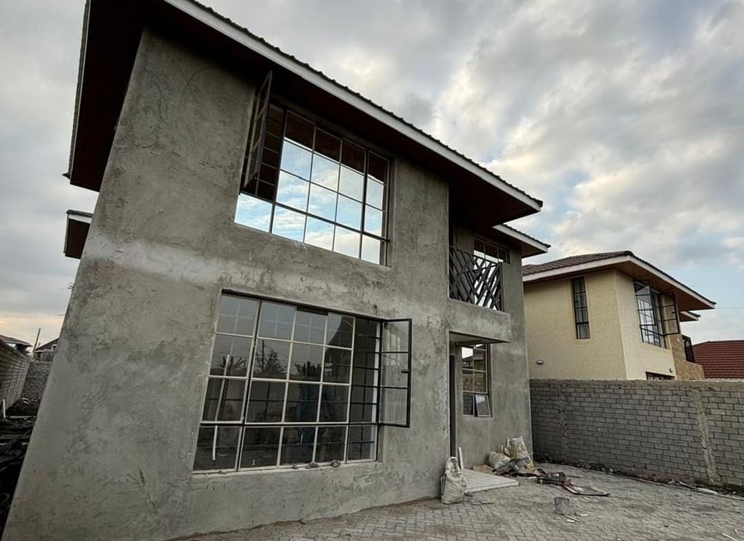 Spacious 4 Bedroom House for Sale in Syokimau. Has a DSQ, closed kitchen plan, and all bedroom ensuite. Asking Price: Ksh 15M. Musilli Homes