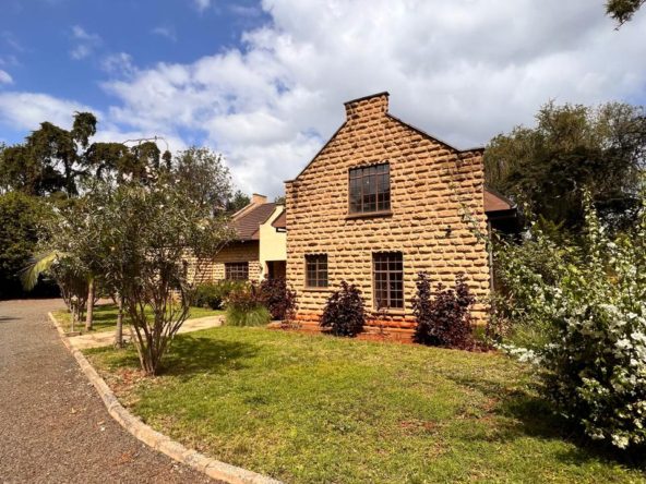 5 Bedroom Villa For Sale in Karen, Hardy. Has all bedrooms ensuite, DSQ, Spacious rooms, and sitting in 3/4 Acre. Asking price. KSh125M. Musilli Homes.