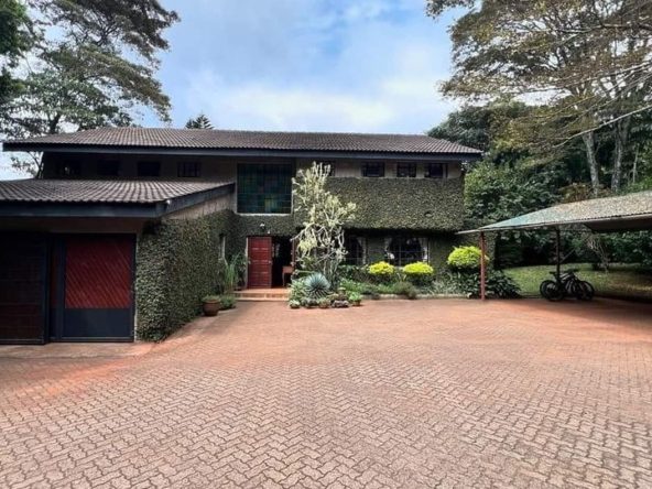 Spacious 4 Bedroom House For Sale in Kiambu road. Has a Fully fitted kitchen, 1 bedroom ensuite, DSQ, and enough water supply. Asking price Ksh 159M. Musilli Homes.