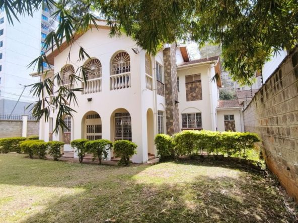 Spacious 5 Commercial Property For Rent in Kileleshwa. Has a closed kitchen, balcony, visitors cloakroom, and enough water storage. Rent price: Ksh 260k. Musilli Homes