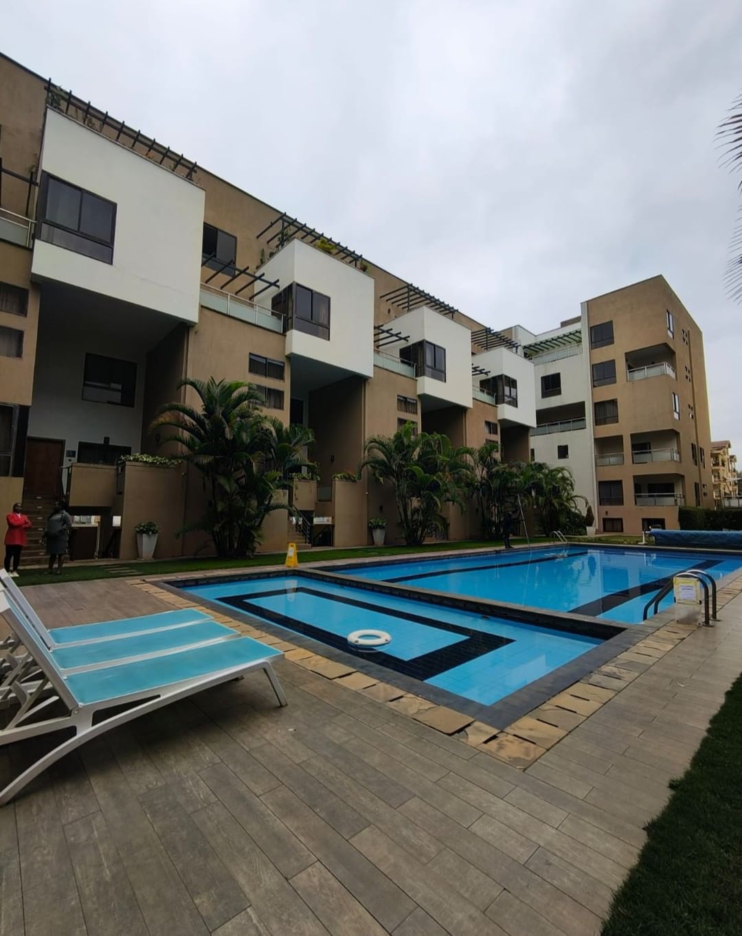 Modern 2 Bedroom Fully Furnished Apartment To let i Lavington. with a closed kitchen, bedroom ensuite, cloak room and a swimming pool. Rent price: Ksh 240K. Musilli Homes