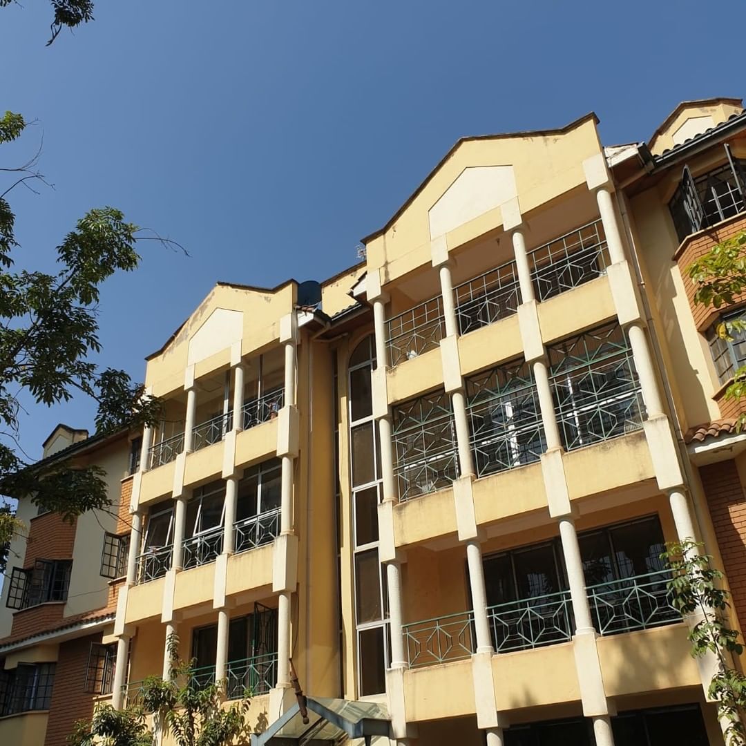 Spacious 3 Bedroom Apartment for Sale in Kilimani. Has 2 Bedroom ensuite, ample parking, backup generator, and borehole water. Asking price : Ksh 18M. Musilli Homes