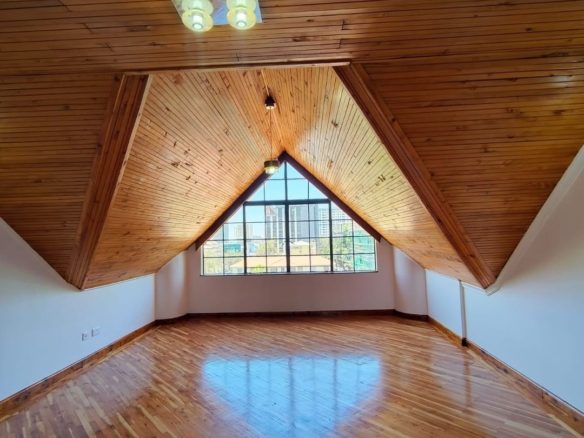 Spacious 2 Bedroom Penthouse for Sale in Kilimani. Has closed kitchen, borehole, back up generator, swimming pool and CCTv. Asking price : Ksh 15M. Musilli Homes