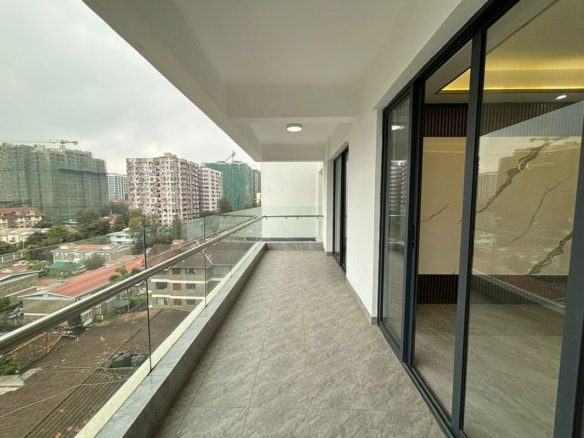Modern 2 Bedroom Apartment for sale in Kilimani. Has a gym, swimming pool, master bedroom ensuite and ready for occupation. Sale: Ksh 10M. Musilli Homes.