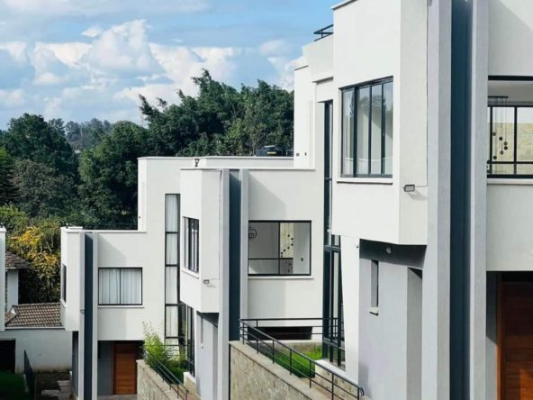 Modern 5 Bedroom Villa For Sale in Lavington with spacious rooms, ample parking, high speed wifi and all bedroom ensuite. Asking price: Ksh 95M.. Musilli Homes.