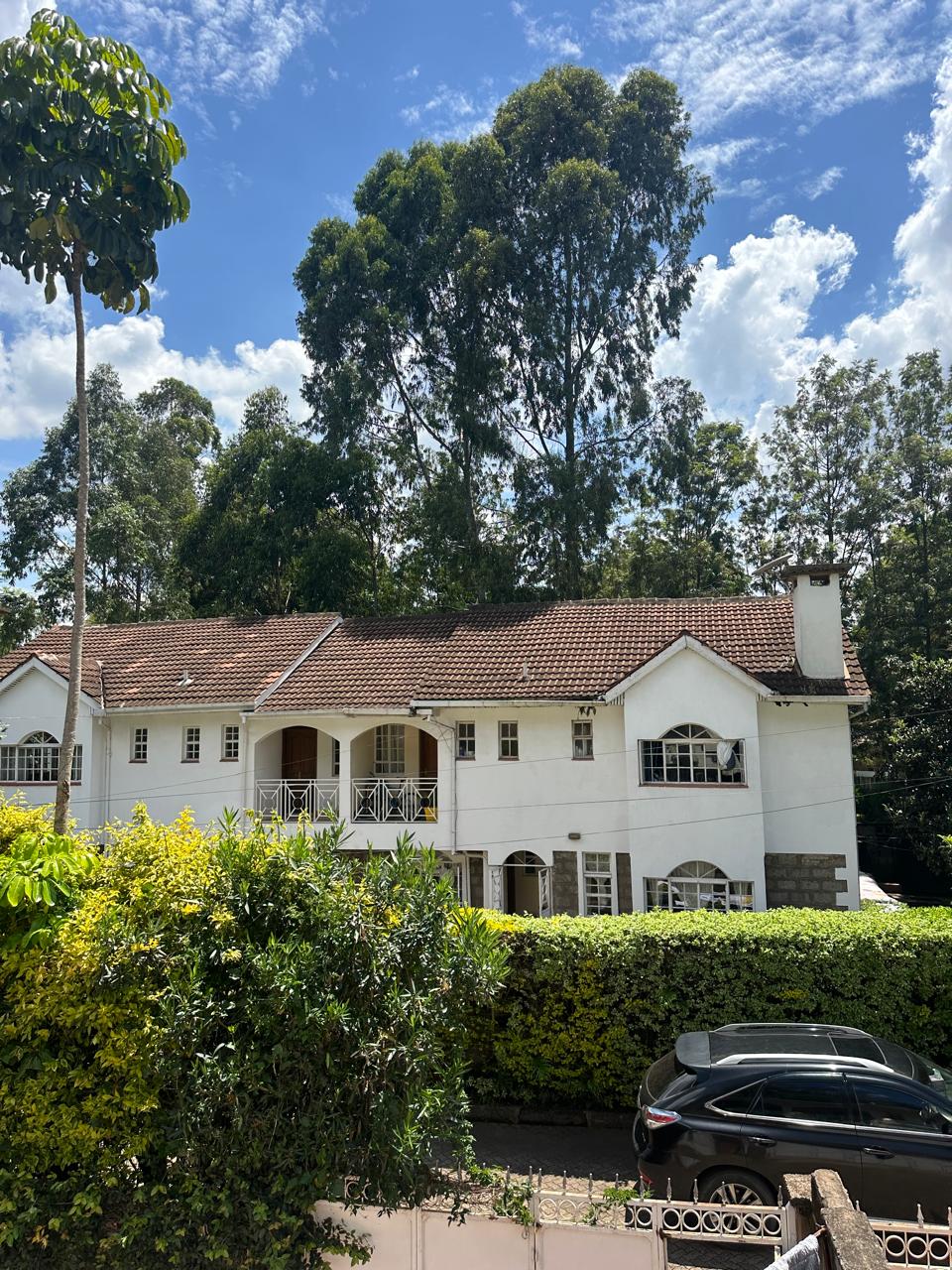 Spacious 4 Bedroom Maisonette For sale in Lavington. With a garden, parking, and modern finishes. Asking price : Ksh 37M. Musilli Homes