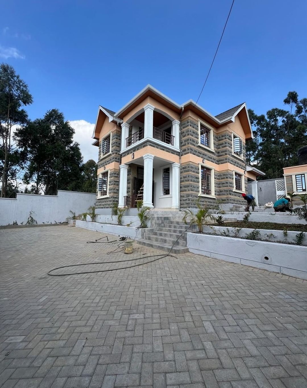 Spacious 4 Bedroom Villa Plus DSQ for Sale in Ngong, Kibiko with all bedroom ensuite, guest cloackroom, private garden and an office space. Sale price: Ksh. 19.5M. Musilli Homes