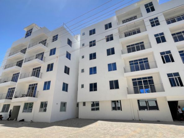 Newly Built 3 Bedroom Penthouse for Sale in Nyali. The property features a well-designed kitchen with a washing area, ample parking space, and good security. Its prime location provides easy access to the beach, shopping malls, and other social amenities, making it an ideal choice for those seeking a modern and convenient lifestyle in Nyali. Sale : Ksh 9.5Million. Musilli Homes